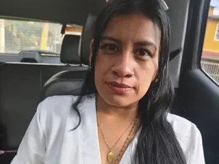Taylor38  live sex cam