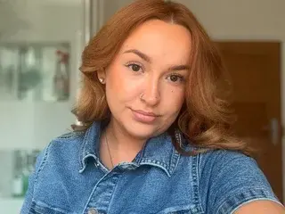 BritishMissPoppy  live sex cam