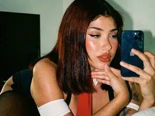 LilithOwens  live sex cam