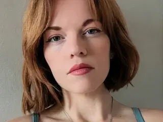 RaynaGingerlysnatch  live sex cam