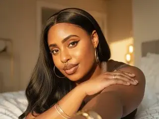 Medussa27  live sex cam