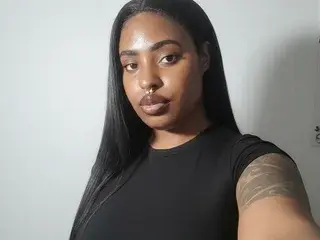 Medussa27  live sex cam