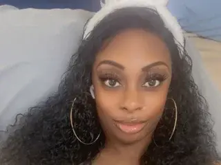 Prettylondond  live sex cam
