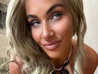 MiaMeeksXXX  live sex cam