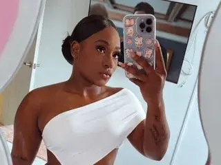 SerenaThorne  live sex cam