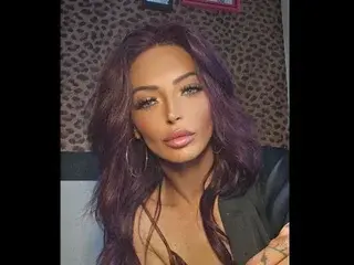 Butterscotchbarb  live sex cam