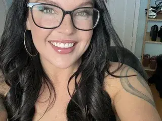 IvyRaewants2play  live sex cam