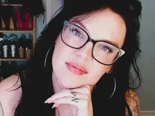 IvyRaewants2play  live sex cam