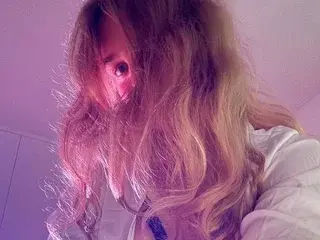 AuraRora  live sex cam