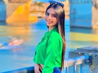 SarahhOrtiz  live sex cam