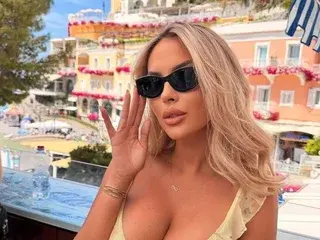 SelenaVosz  live sex cam
