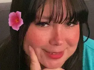 CuttieEsmeralda  live sex cam