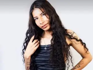 SienaBouer  live sex cam