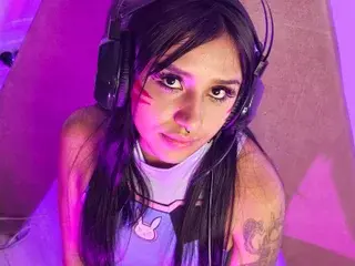 Ssara_More  live sex cam