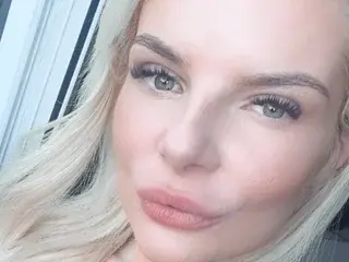 KadieBlondie  live sex cam