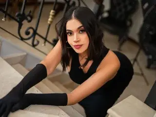 Arinnacollinsx  live sex cam