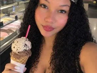 LunaStar19  live sex cam