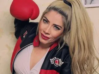 Viktoria_davis  live sex cam
