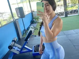 AlenaColeman  live sex cam