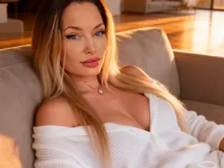 IsaVelvetxxx  live sex cam