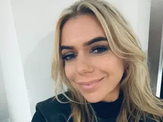 LunaVelvet22  live sex cam