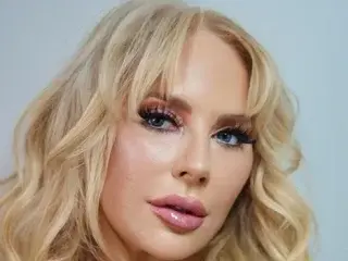 PlayfulPaigeXO  live sex cam