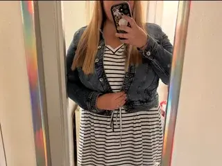 UnaNextDoor  live sex cam