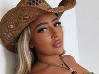 Laceyvipx  live sex cam