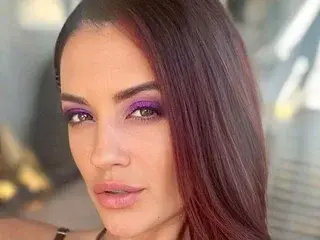 RavenReigns  live sex cam