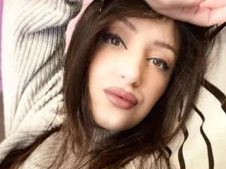 Dyandra  live sex cam