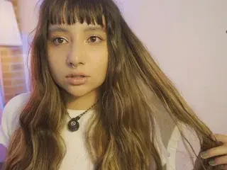 Emmitaa  live sex cam