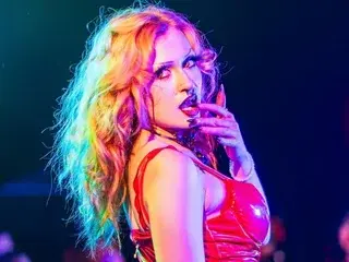 Karmakitten333  live sex cam