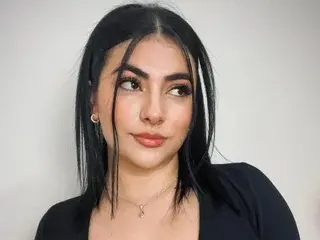 AnnaaWinter  live sex cam