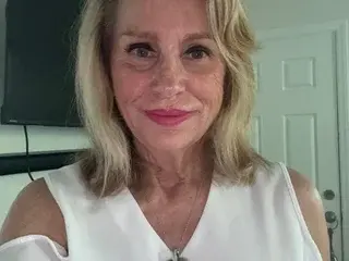 Hotblondemilf1962  live sex cam