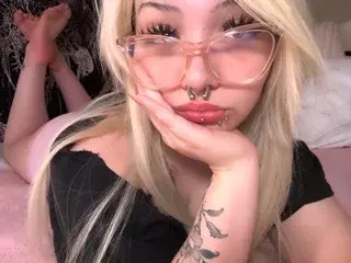 Nymphokitty  live sex cam