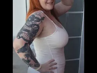 RaunchyRoxie  live sex cam