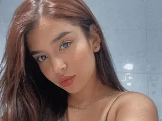 Lia_queentk  live sex cam