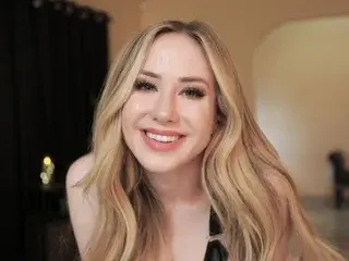 Pintsizedblonde  live sex cam