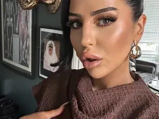 VelvetVonBlack_UK  live sex cam