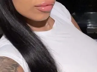 BustyNPeachyAaliyah  live sex cam