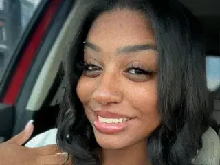 EveMonroe17  live sex cam