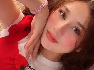 AlejandraLee  live sex cam