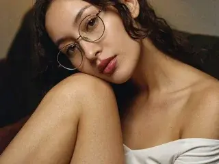 AnnCrisp  live sex cam