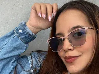Lissamilk  live sex cam