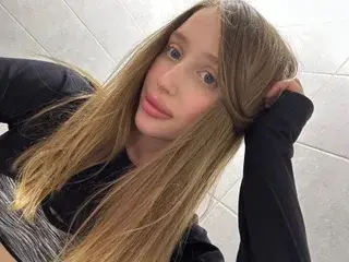 NeroLove  live sex cam