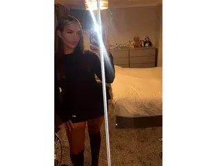 YourBabesx69x  live sex cam