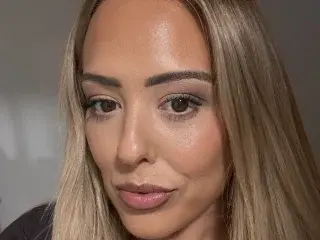 MissBehaving_x  live sex cam