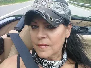 CaliforniaGirl1961  live sex cam