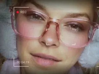 JizzonJess  live sex cam