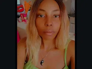 PrettyMoney369  live sex cam